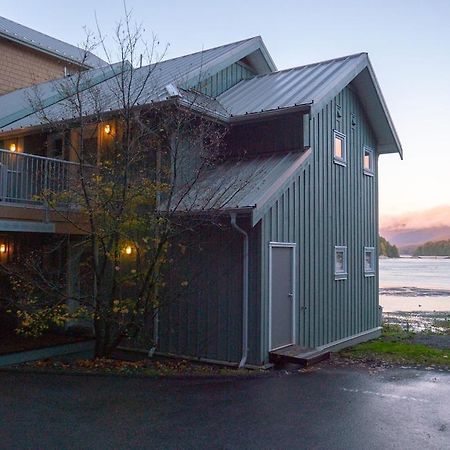 Waterfront View Of The Inlet, Short Walk To Town Apartamento Tofino Exterior foto