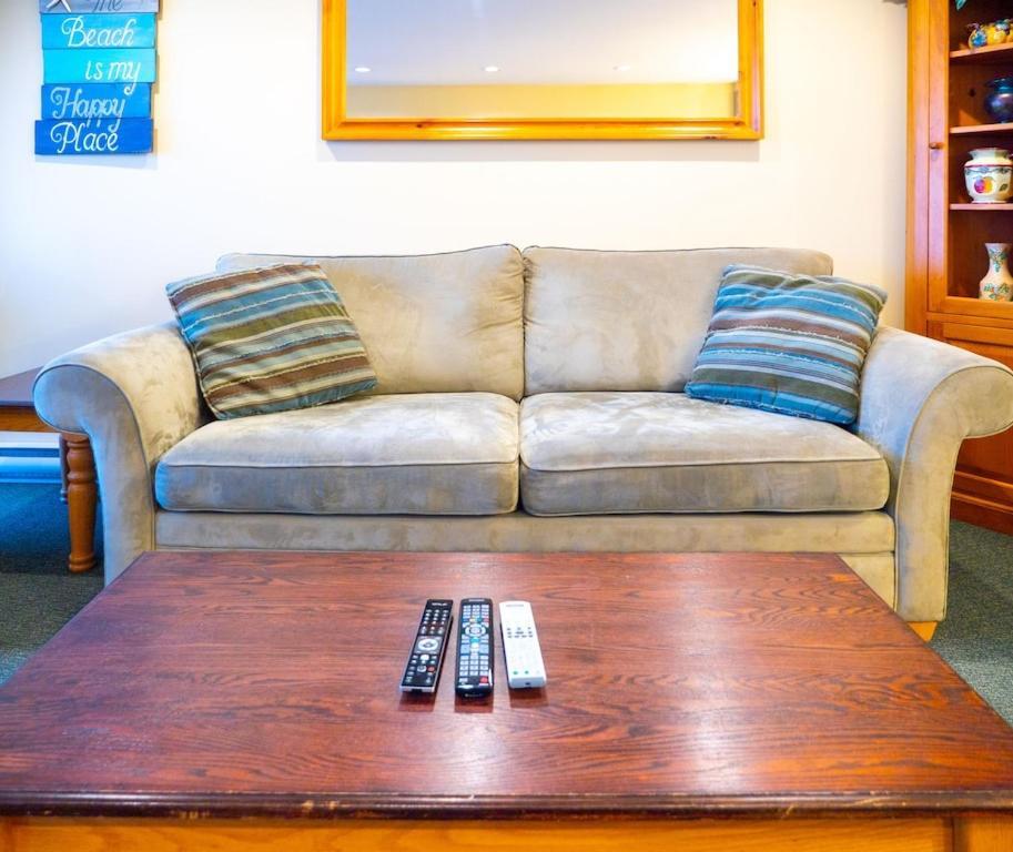 Waterfront View Of The Inlet, Short Walk To Town Apartamento Tofino Exterior foto