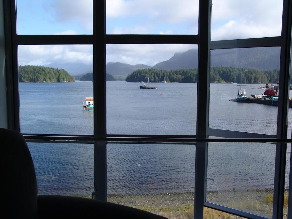 Waterfront View Of The Inlet, Short Walk To Town Apartamento Tofino Exterior foto